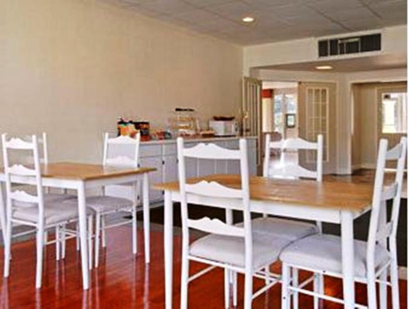 Super 8 By Wyndham Hardeeville - Savannah North מראה חיצוני תמונה