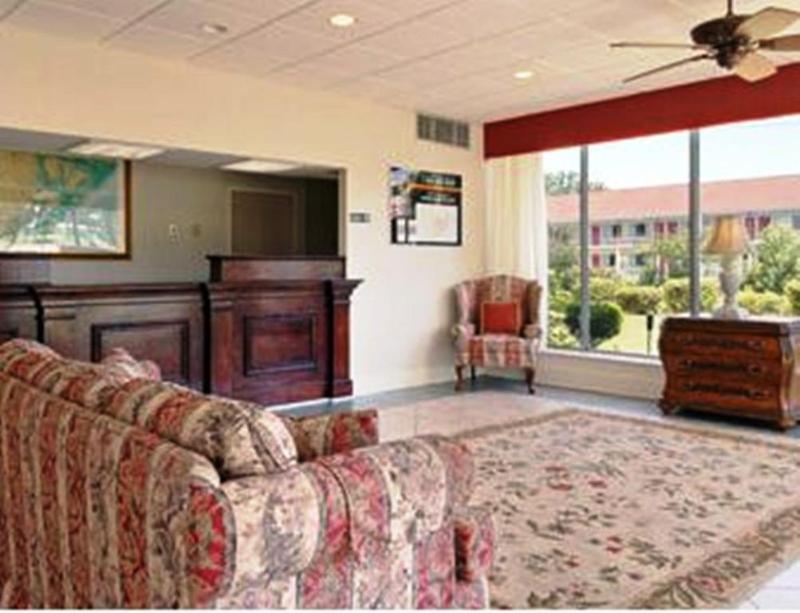 Super 8 By Wyndham Hardeeville - Savannah North מראה חיצוני תמונה