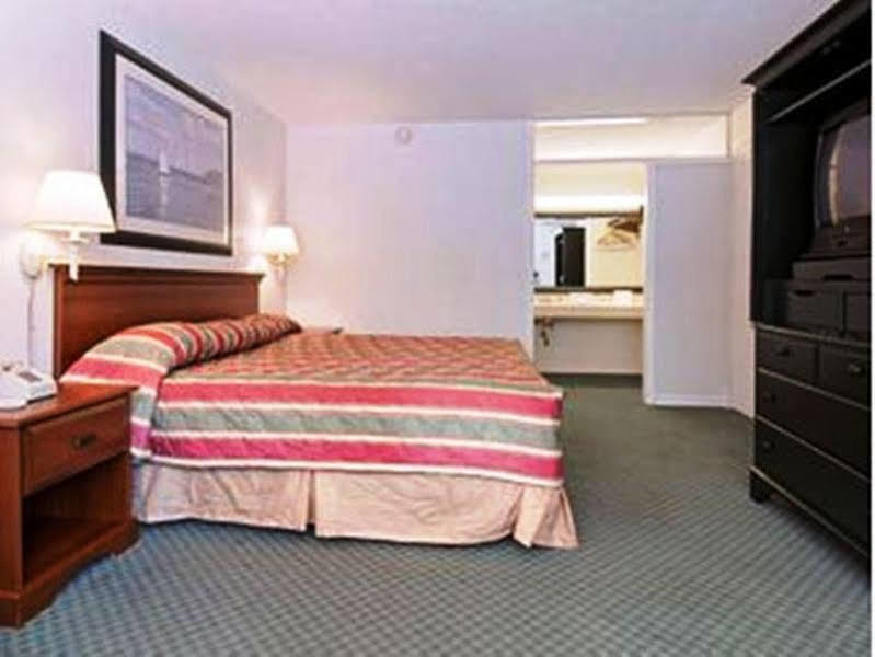Super 8 By Wyndham Hardeeville - Savannah North מראה חיצוני תמונה